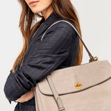 Bolso de hombro en serraje gris