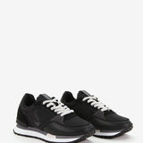 Zapatilla de mujer en negro