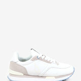 Zapatilla de mujer en blanco