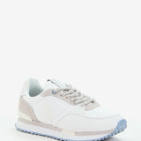 Zapatilla de mujer en blanco