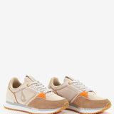 Zapatilla de mujer en naranja