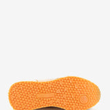 Zapatilla de mujer en naranja