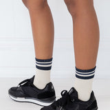 Zapatilla de mujer en negro