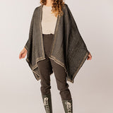 Poncho de mujer en negro