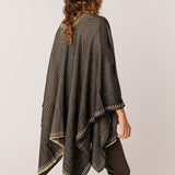 Poncho de mujer en negro