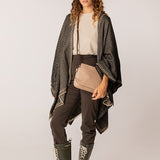 Poncho de mujer en negro