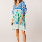 Baumwollkaftan mit geometrischem Muster in Türkis.