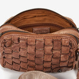 Damentasche aus geflochtenem Leder in Cognac.