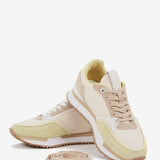 Zapatilla de mujer en beige