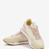 Zapatilla de mujer en beige