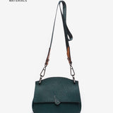 Bolso de mano pequeño en materiales reciclados verde