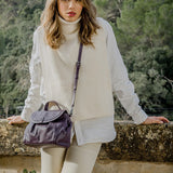 Bandolera de piel en morado