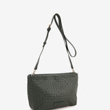 Bandolera de piel trenzada en verde