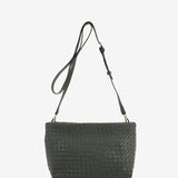 Bandolera de piel trenzada en verde