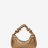 Bolso de mano de malla metálica en dorado