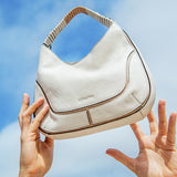 Bolso de hombro pequeño de piel en beige