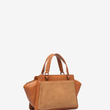 Kleiner Handtasche aus recycelten Materialien in Cognac.