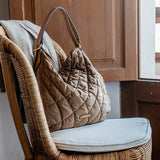 Bolso-mochila acolchado en materiales reciclados camel