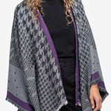 Poncho con stampa pied de poule grigia