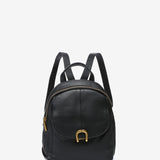 Mochila con herraje en piel negra
