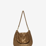 Bolso de hombro en malla metálica dorada