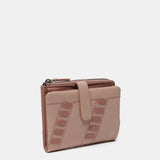 Kleine Geldbörse mit Details aus rosa Leder.