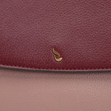 Shoulder bag made of recycled materials in burgundy