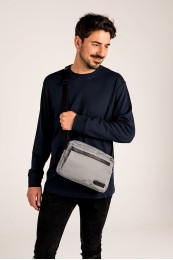 Men\'s crossbody back in grey recycled materials