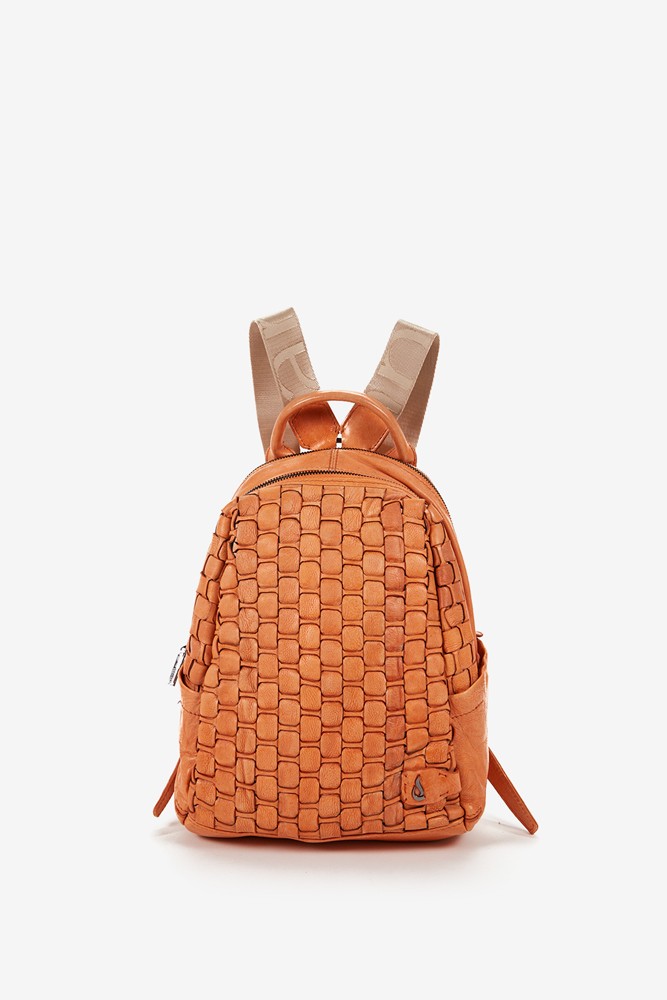 Bolso-mochila de mujer en piel troquelada naranja
