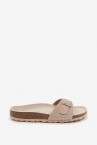 Women\'s flat sandal with buckle in beige