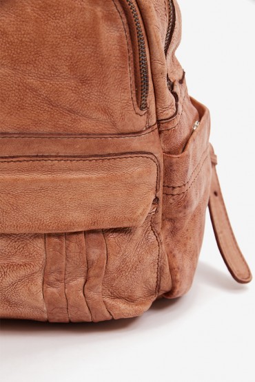 Women's backpack in cognac washed leather