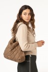 Bolso-mochila acolchado en materiales reciclados camel