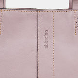 Damentasche aus Lavendel-Leder.