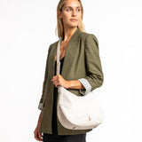 Bolso de hombro en piel blanca