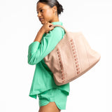 Bolso shopper con detalles pasados en piel rosa