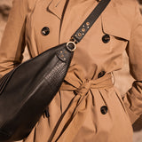 Bolso de hombro en piel negra