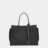 Bolso de mano en piel negra