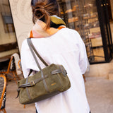 Bolso de hombro en serraje verde