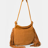 Borsa a spalla in pelle con frange color cuoio.