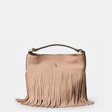 Handtasche aus Leder mit beigen Fransen.