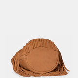 Handtasche aus Leder mit cognacfarbenen Fransen.