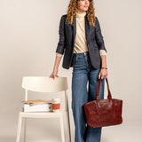 Rote Shopper-Tasche aus Leder.