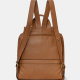 Rucksack aus cognacfarbenem Leder.