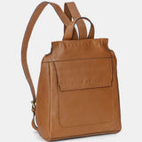 Rucksack aus cognacfarbenem Leder.
