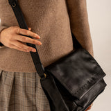 Bandolera en piel negra