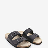 Women's flat leather sandal in black