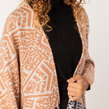 Poncho de mujer estampado en camel