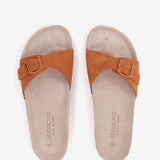 Women's flat buckle sandal in cognac