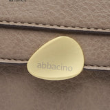 Umhängetasche aus recycelten Materialien in Taupe.