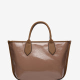 Tote Bag aus Lackleder in Taupe.